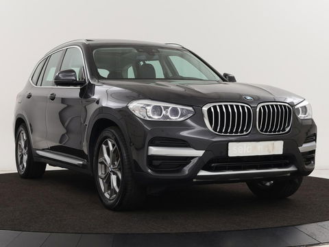 BMW X3 xDrive30e High Executive | X Line | Panoramadak | Stoel & stuurverwarming | Carplay | Sportstoelen | Half leder | Live Cockpit | Full LED | Camera