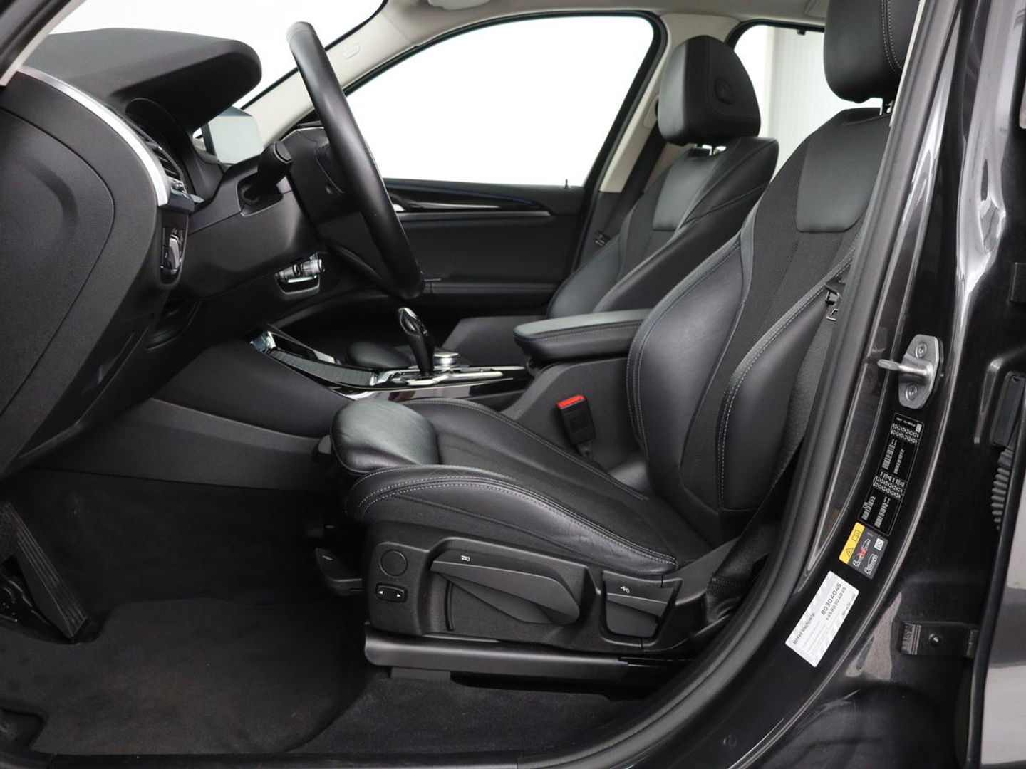 BMW X3 xDrive30e High Executive | X Line | Panoramadak | Stoel & stuurverwarming | Carplay | Sportstoelen | Half leder | Live Cockpit | Full LED | Camera