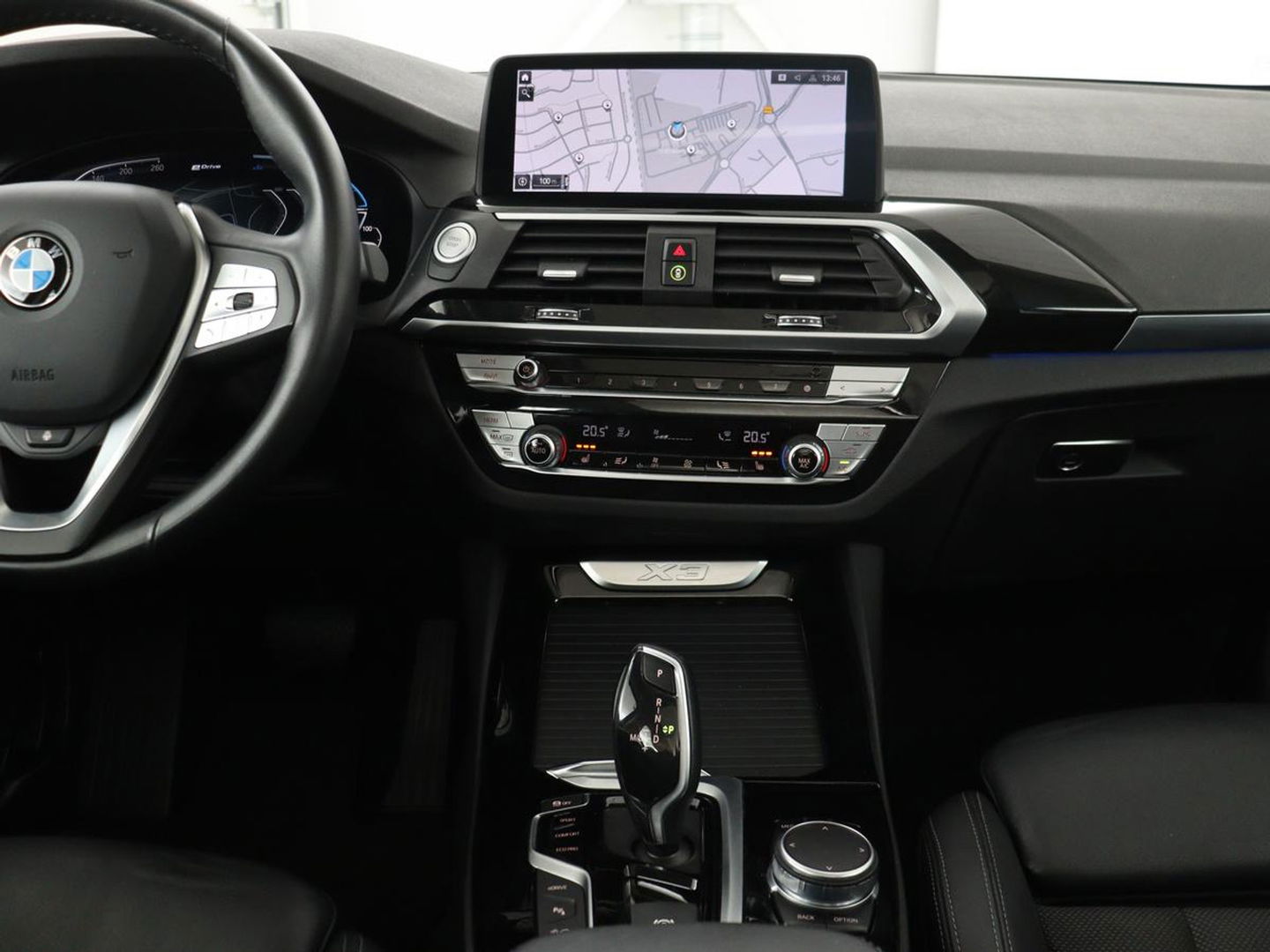 BMW X3 xDrive30e High Executive | X Line | Panoramadak | Stoel & stuurverwarming | Carplay | Sportstoelen | Half leder | Live Cockpit | Full LED | Camera