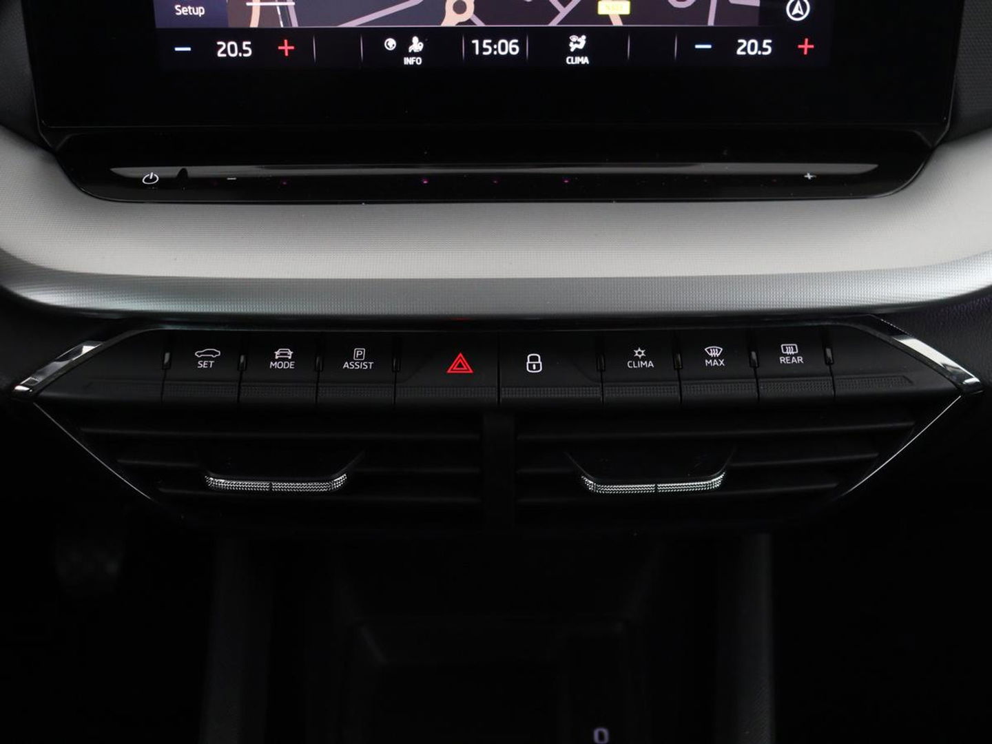 Škoda Octavia 1.0 TSI Business Edition | Carplay | Sfeerverlichting | Full LED | Navigatie | Parkeerhulp | Climate control | DAB | Cruise control