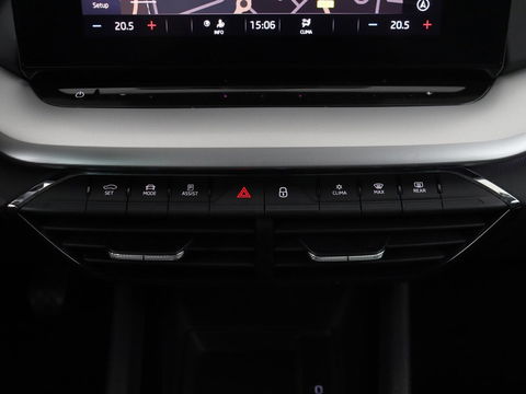 Škoda Octavia 1.0 TSI Business Edition | Carplay | Sfeerverlichting | Full LED | Navigatie | Parkeerhulp | Climate control | DAB | Cruise control