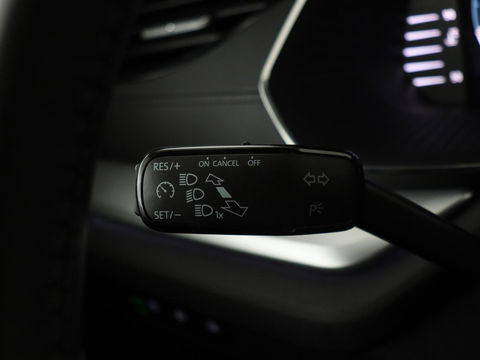 Škoda Octavia 1.0 TSI Business Edition | Carplay | Sfeerverlichting | Full LED | Navigatie | Parkeerhulp | Climate control | DAB | Cruise control