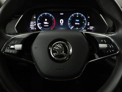Škoda Octavia 1.0 TSI Business Edition | Carplay | Sfeerverlichting | Full LED | Navigatie | Parkeerhulp | Climate control | DAB | Cruise control
