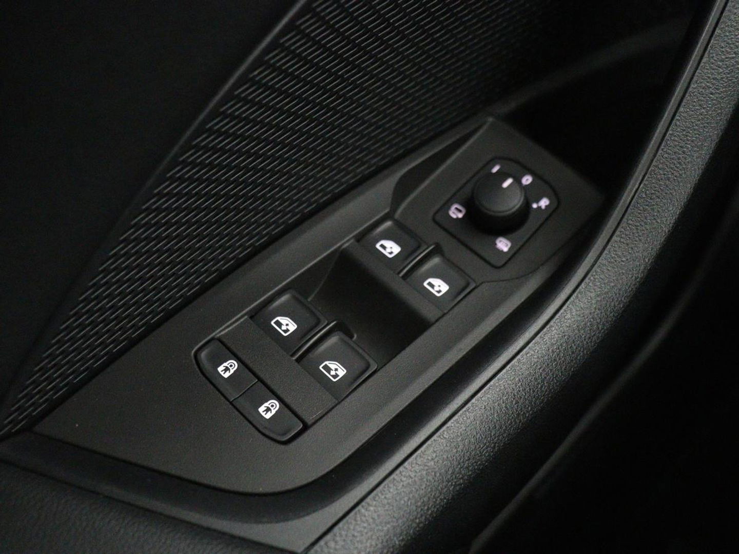 Škoda Octavia 1.0 TSI Business Edition | Carplay | Sfeerverlichting | Full LED | Navigatie | Parkeerhulp | Climate control | DAB | Cruise control