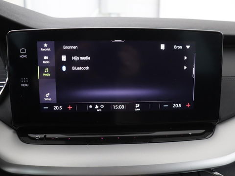 Škoda Octavia 1.0 TSI Business Edition | Carplay | Sfeerverlichting | Full LED | Navigatie | Parkeerhulp | Climate control | DAB | Cruise control