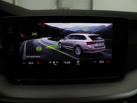 Škoda Octavia 1.0 TSI Business Edition | Carplay | Sfeerverlichting | Full LED | Navigatie | Parkeerhulp | Climate control | DAB | Cruise control