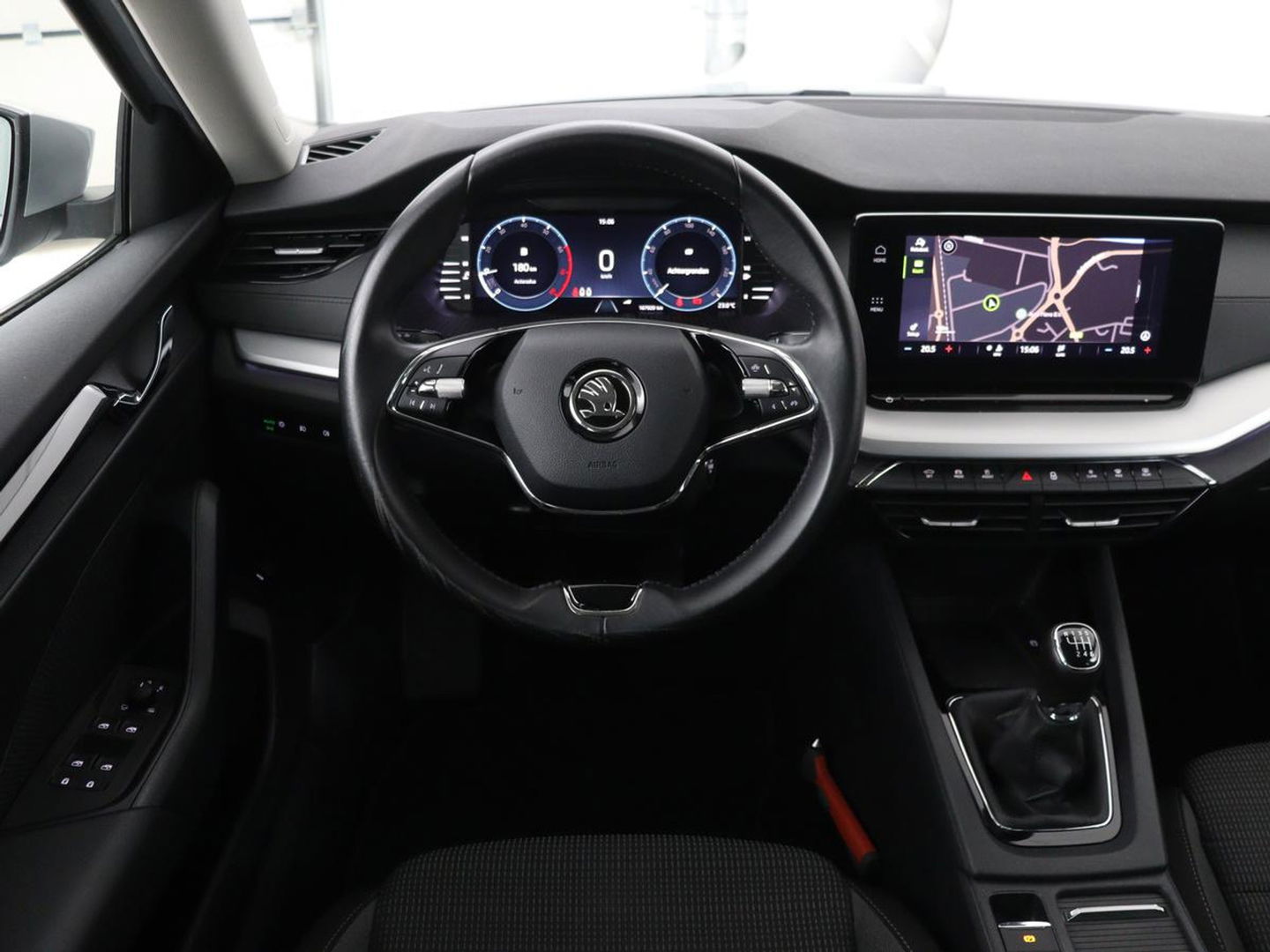 Škoda Octavia 1.0 TSI Business Edition | Carplay | Sfeerverlichting | Full LED | Navigatie | Parkeerhulp | Climate control | DAB | Cruise control