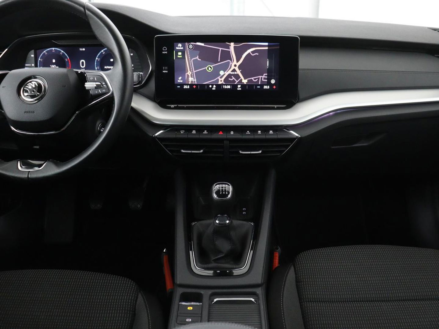 Škoda Octavia 1.0 TSI Business Edition | Carplay | Sfeerverlichting | Full LED | Navigatie | Parkeerhulp | Climate control | DAB | Cruise control
