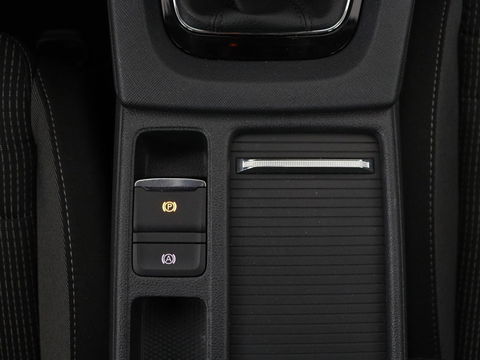 Škoda Octavia 1.0 TSI Business Edition | Carplay | Sfeerverlichting | Full LED | Navigatie | Parkeerhulp | Climate control | DAB | Cruise control