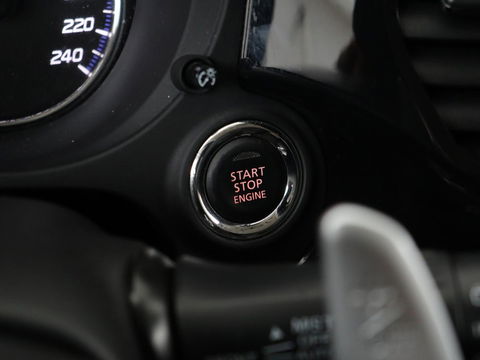 Mitsubishi Outlander 2.0 Executive Edition 7-persoons | Automaat | Full LED | Camera | MirrorLink | Climate control | Cruise control