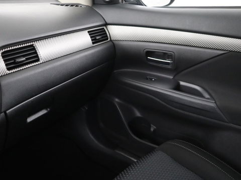Mitsubishi Outlander 2.0 Executive Edition 7-persoons | Automaat | Full LED | Camera | MirrorLink | Climate control | Cruise control