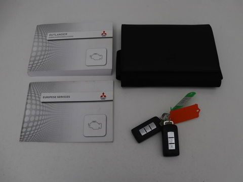 Mitsubishi Outlander 2.0 Executive Edition 7-persoons | Automaat | Full LED | Camera | MirrorLink | Climate control | Cruise control