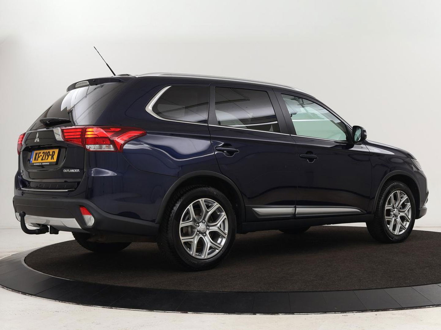 Mitsubishi Outlander 2.0 Executive Edition 7-persoons | Automaat | Full LED | Camera | MirrorLink | Climate control | Cruise control