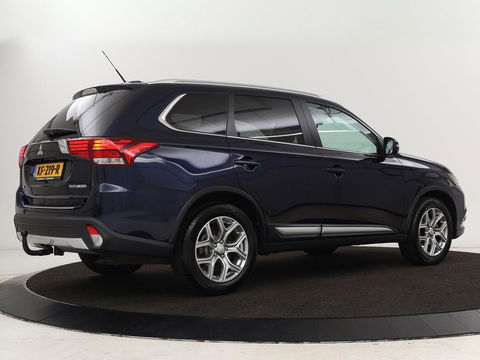 Mitsubishi Outlander 2.0 Executive Edition 7-persoons | Automaat | Full LED | Camera | MirrorLink | Climate control | Cruise control