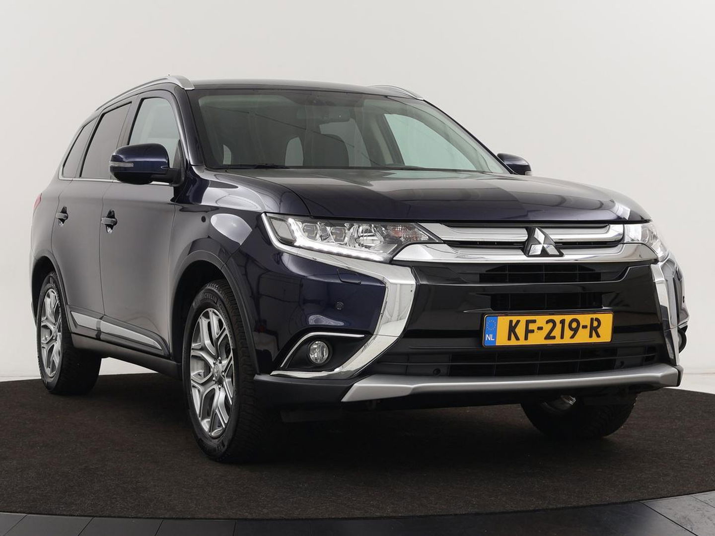 Mitsubishi Outlander 2.0 Executive Edition 7-persoons | Automaat | Full LED | Camera | MirrorLink | Climate control | Cruise control