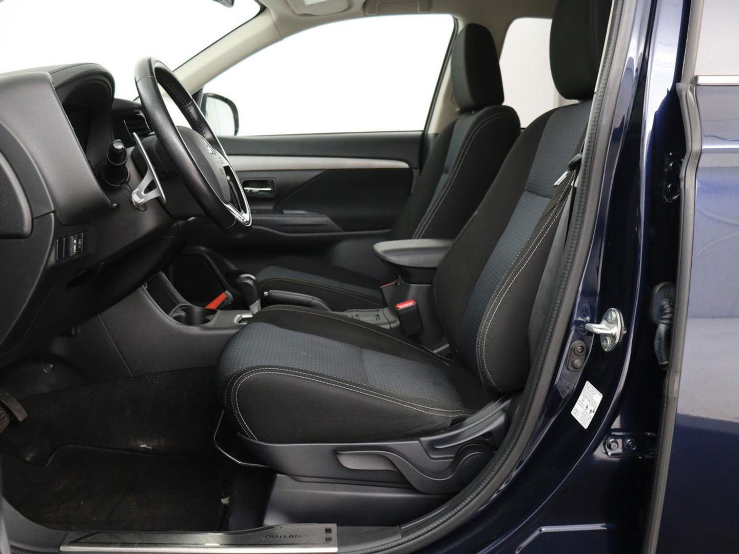 Mitsubishi Outlander 2.0 Executive Edition 7-persoons | Automaat | Full LED | Camera | MirrorLink | Climate control | Cruise control