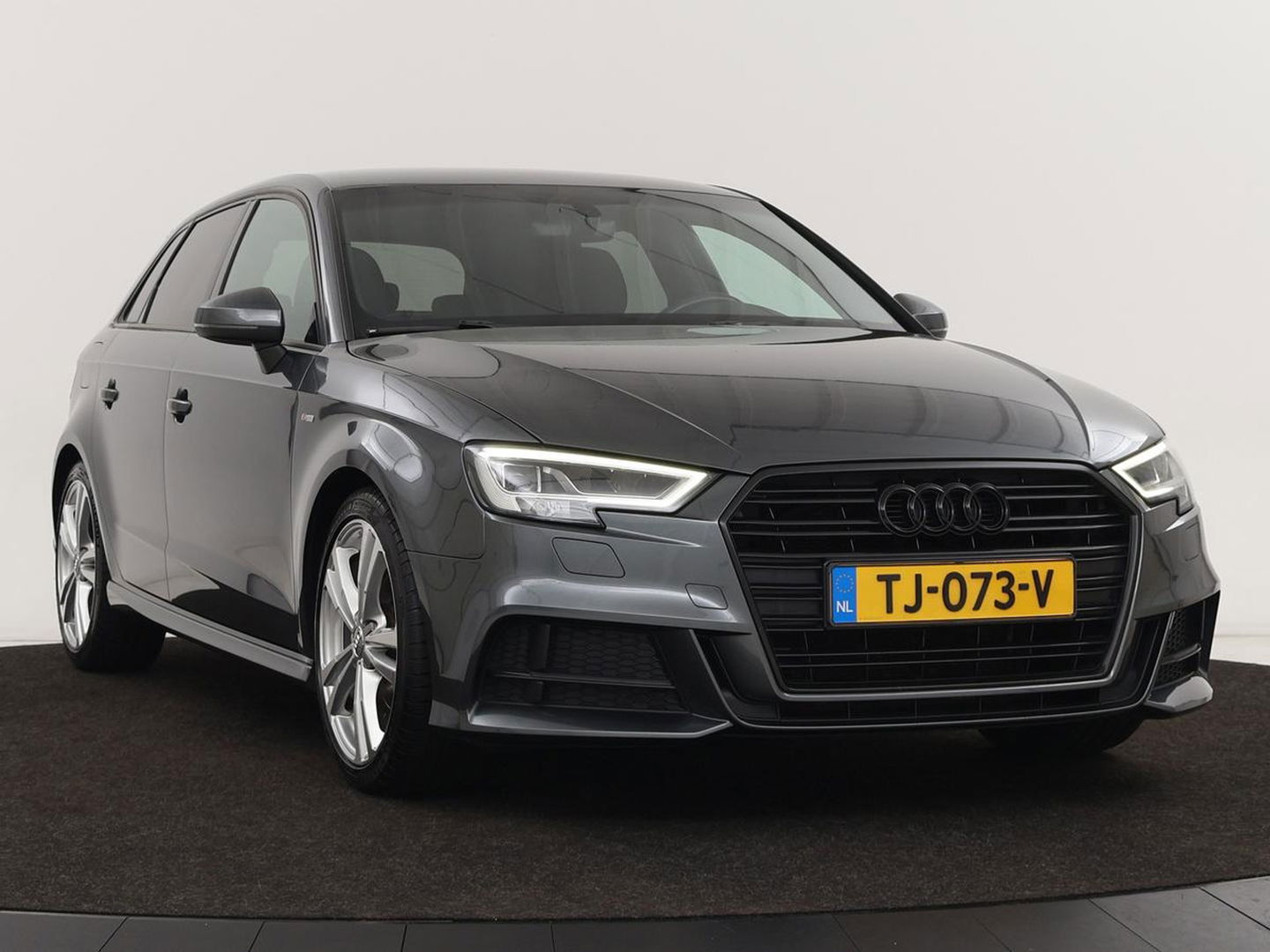 Audi A3 1.5 TFSI Sport S Line Edition | Stoelverwarming | Massage | Full LED | Half leder | Navigatie | Sportstoelen | Climate control