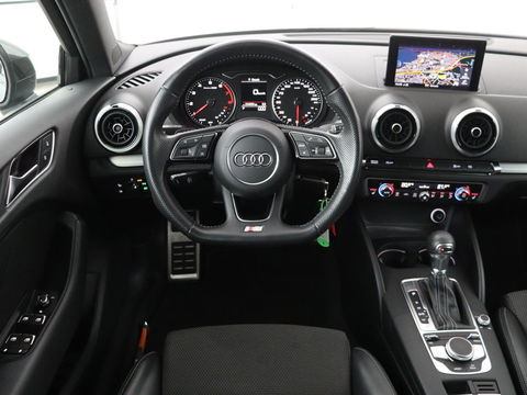 Audi A3 1.5 TFSI Sport S Line Edition | Stoelverwarming | Massage | Full LED | Half leder | Navigatie | Sportstoelen | Climate control
