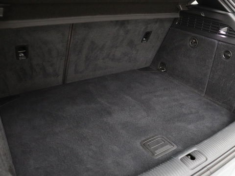 Audi A3 1.5 TFSI Sport S Line Edition | Stoelverwarming | Massage | Full LED | Half leder | Navigatie | Sportstoelen | Climate control