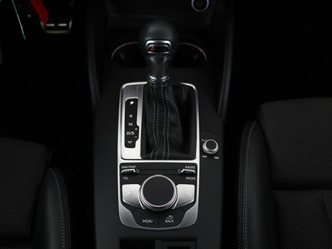 Audi A3 1.5 TFSI Sport S Line Edition | Stoelverwarming | Massage | Full LED | Half leder | Navigatie | Sportstoelen | Climate control