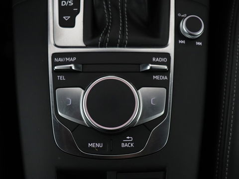 Audi A3 1.5 TFSI Sport S Line Edition | Stoelverwarming | Massage | Full LED | Half leder | Navigatie | Sportstoelen | Climate control