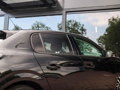 Peugeot 208 1.2 PureTech 100pk Allure | Navigatie | Camera