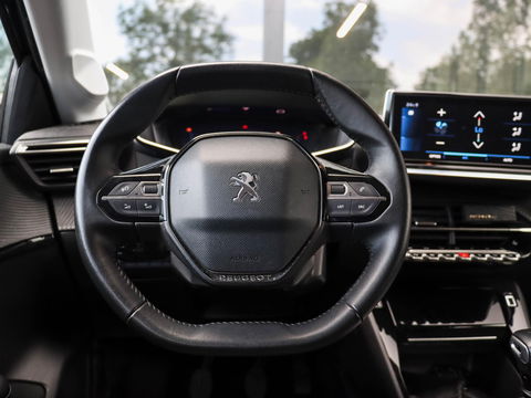 Peugeot 208 1.2 PureTech 100pk Allure | Navigatie | Camera