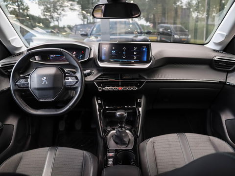 Peugeot 208 1.2 PureTech 100pk Allure | Navigatie | Camera