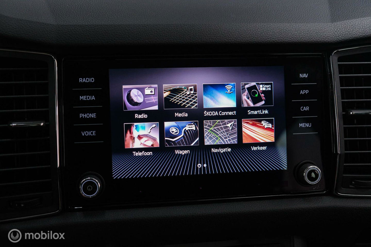 Škoda Kodiaq 1.5 TSI Business ed. DSG | 7 pers | Panorama | Trekhaak | LED | Steel Grey | Camera | Apple CarPlay | Adaptive |