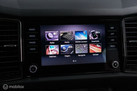 Škoda Kodiaq 1.5 TSI Business ed. DSG | 7 pers | Panorama | Trekhaak | LED | Steel Grey | Camera | Apple CarPlay | Adaptive |