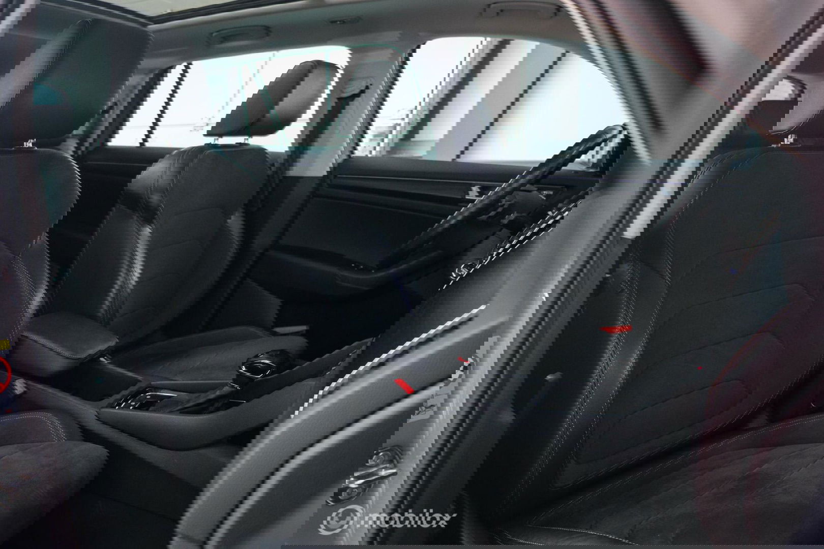 Škoda Kodiaq 1.5 TSI Business ed. DSG | 7 pers | Panorama | Trekhaak | LED | Steel Grey | Camera | Apple CarPlay | Adaptive |