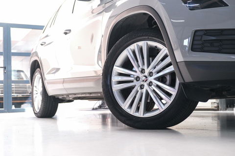 Škoda Kodiaq 1.5 TSI Business ed. DSG | 7 pers | Panorama | Trekhaak | LED | Steel Grey | Camera | Apple CarPlay | Adaptive |