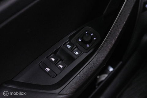 Škoda Kodiaq 1.5 TSI Business ed. DSG | 7 pers | Panorama | Trekhaak | LED | Steel Grey | Camera | Apple CarPlay | Adaptive |