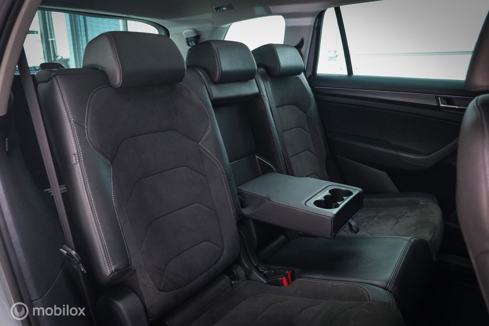 Škoda Kodiaq 1.5 TSI Business ed. DSG | 7 pers | Panorama | Trekhaak | LED | Steel Grey | Camera | Apple CarPlay | Adaptive |