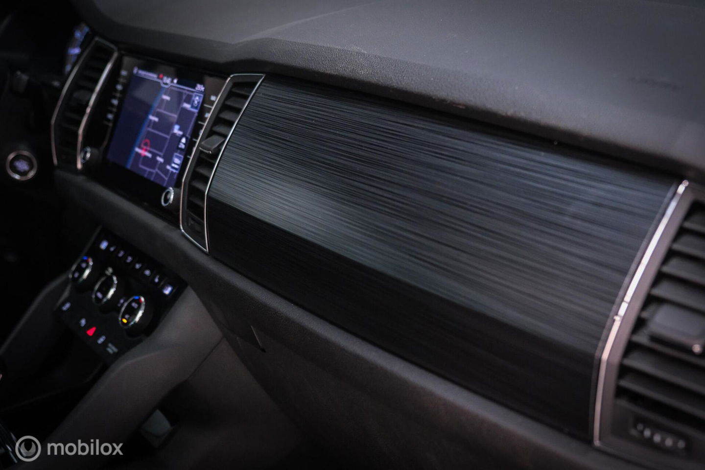 Škoda Kodiaq 1.5 TSI Business ed. DSG | 7 pers | Panorama | Trekhaak | LED | Steel Grey | Camera | Apple CarPlay | Adaptive |