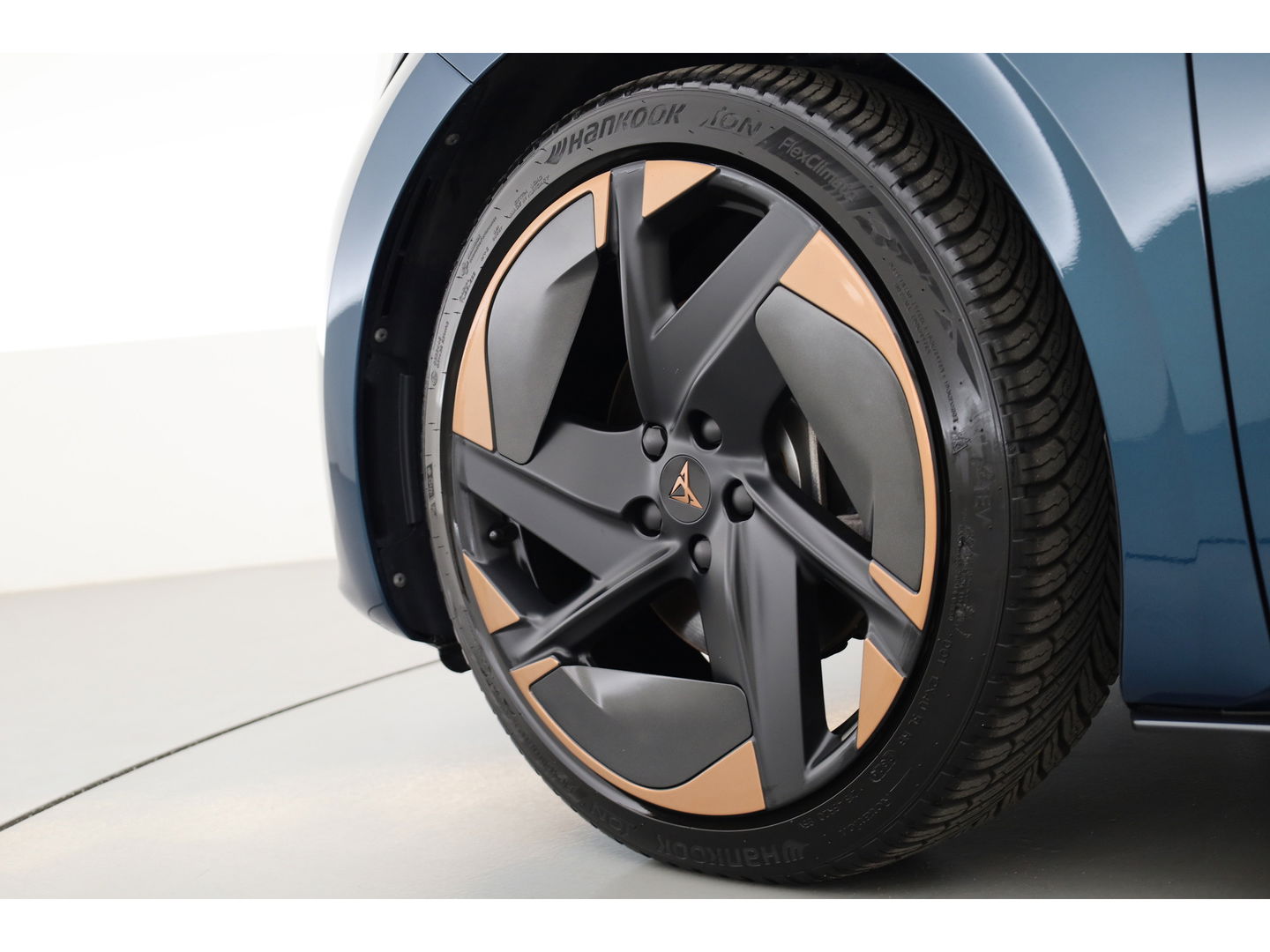 CUPRA Born 62 kWh | Pano | HUD | Massage | 360cam | Stoel- Stuurverw | Adapt. Cruise