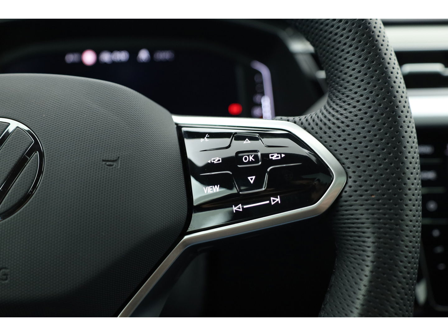 Volkswagen Arteon Shooting Brake 1.4 TSI eHybrid R-Line | Pano | Kuipstoelen | 360cam | Massage | Elek. Trekhaak | Elek. Stoelen