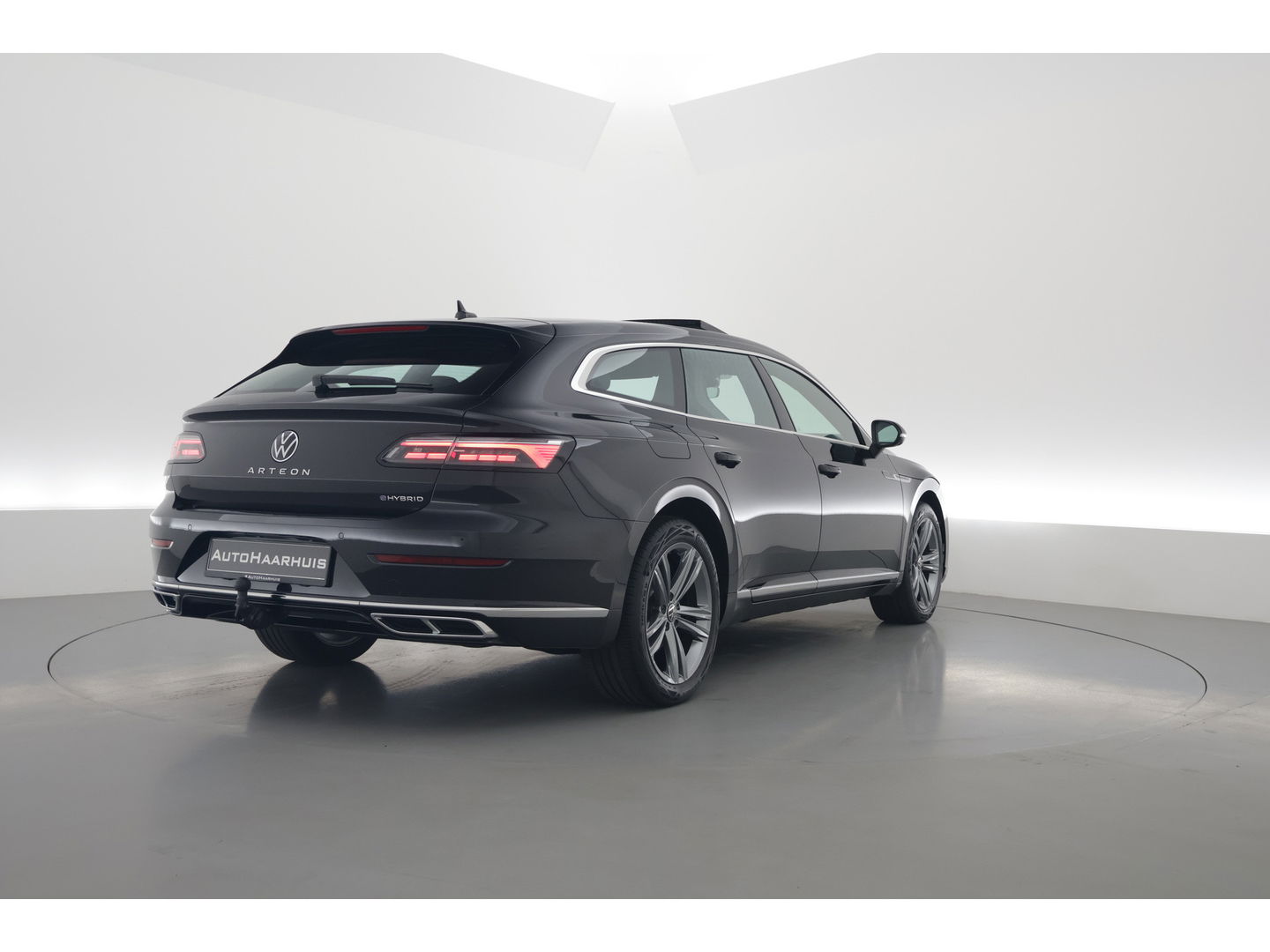 Volkswagen Arteon Shooting Brake 1.4 TSI eHybrid R-Line | Pano | Kuipstoelen | 360cam | Massage | Elek. Trekhaak | Elek. Stoelen