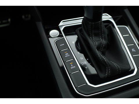 Volkswagen Arteon Shooting Brake 1.4 TSI eHybrid R-Line | Pano | Kuipstoelen | 360cam | Massage | Elek. Trekhaak | Elek. Stoelen