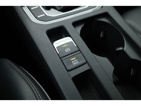 Volkswagen Arteon Shooting Brake 1.4 TSI eHybrid R-Line | Pano | Kuipstoelen | 360cam | Massage | Elek. Trekhaak | Elek. Stoelen
