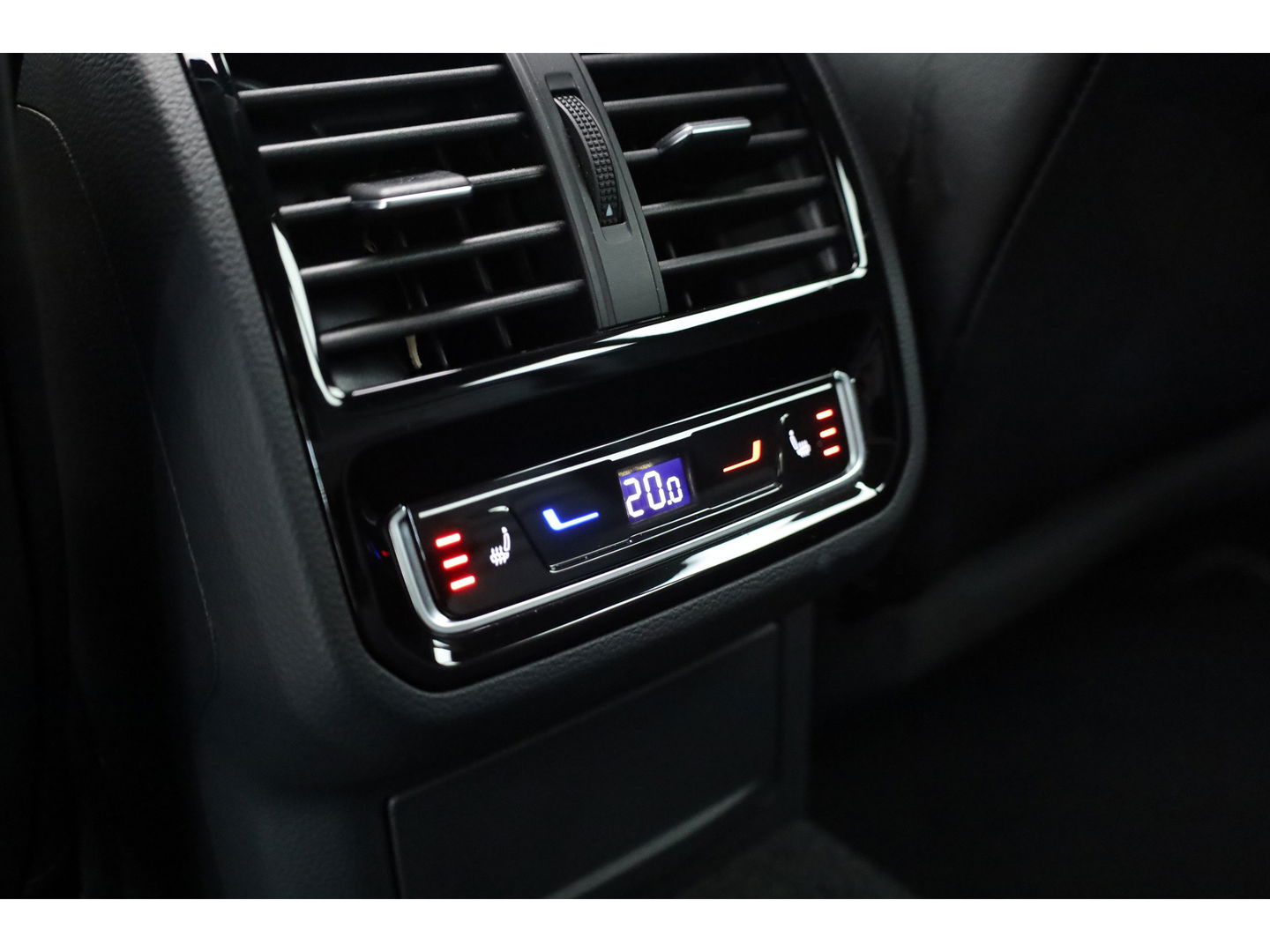 Volkswagen Arteon Shooting Brake 1.4 TSI eHybrid R-Line | Pano | Kuipstoelen | 360cam | Massage | Elek. Trekhaak | Elek. Stoelen
