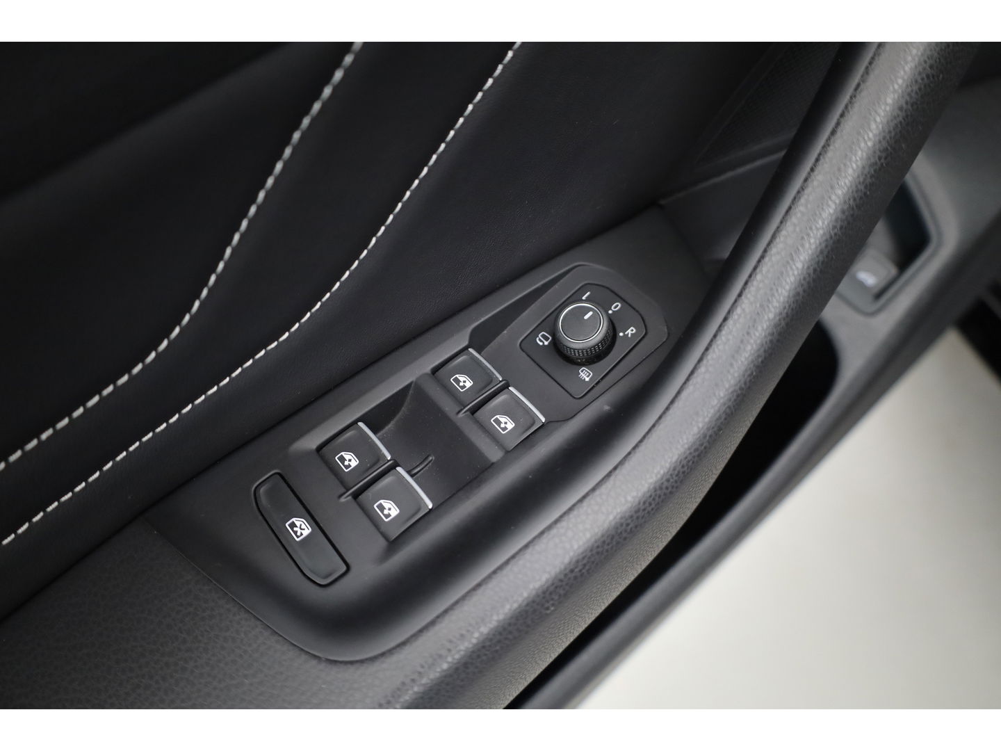 Volkswagen Arteon Shooting Brake 1.4 TSI eHybrid R-Line | Pano | Kuipstoelen | 360cam | Massage | Elek. Trekhaak | Elek. Stoelen