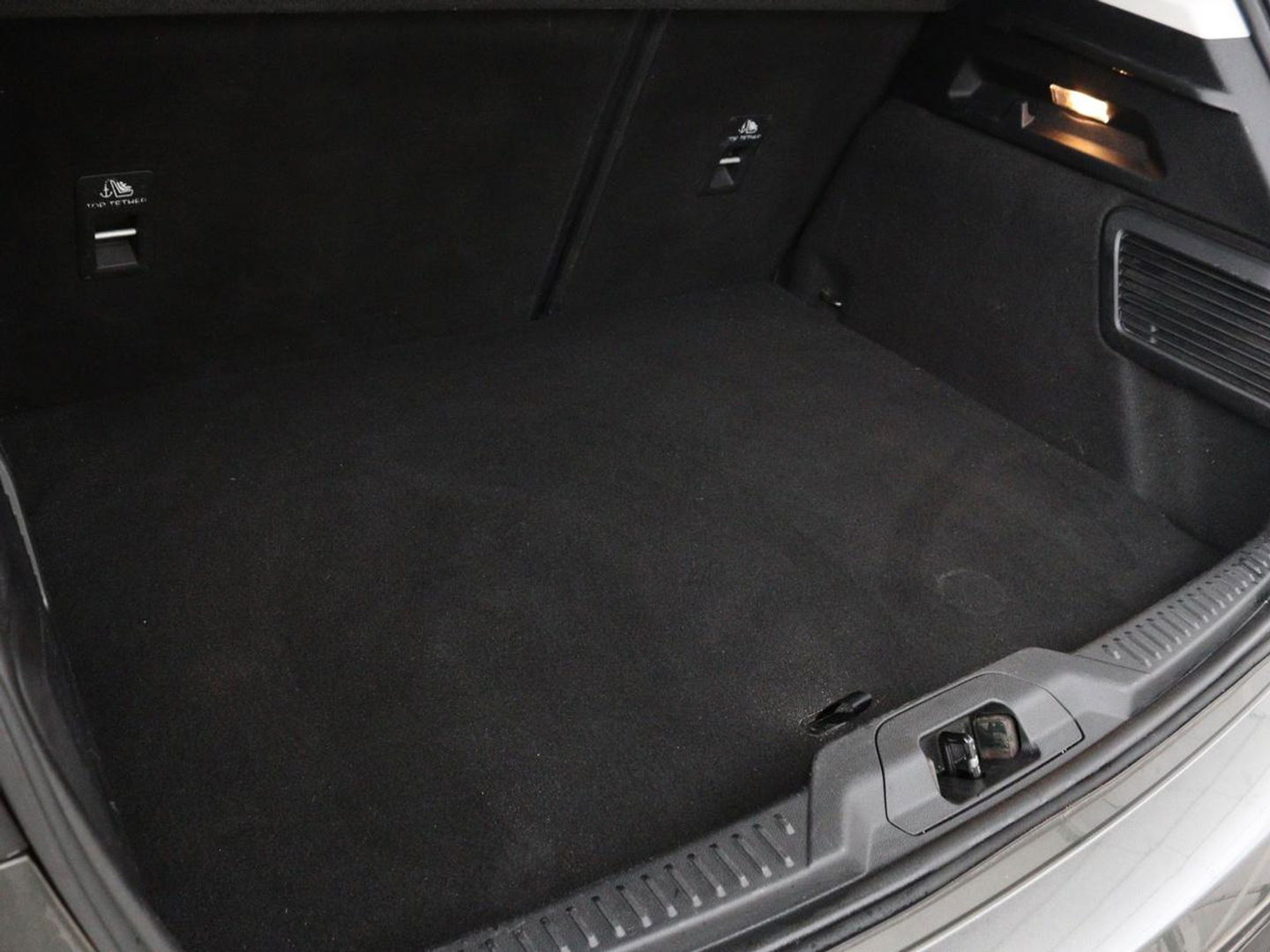 Ford Focus 1.0 EcoBoost Titanium | Stoel & stuurverwarming | Camera | Adaptive cruise | Carplay | B&O Sound | Navigatie | Full LED | Climate control