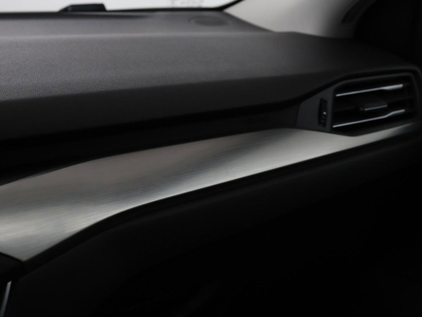 Ford Focus 1.0 EcoBoost Titanium | Stoel & stuurverwarming | Camera | Adaptive cruise | Carplay | B&O Sound | Navigatie | Full LED | Climate control