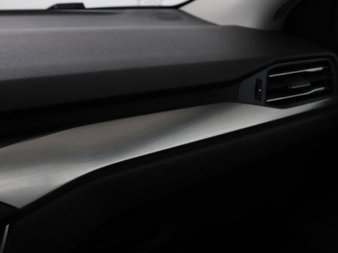 Ford Focus 1.0 EcoBoost Titanium | Stoel & stuurverwarming | Camera | Adaptive cruise | Carplay | B&O Sound | Navigatie | Full LED | Climate control