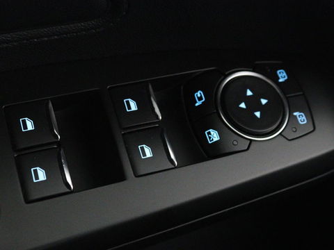 Ford Focus 1.0 EcoBoost Titanium | Stoel & stuurverwarming | Camera | Adaptive cruise | Carplay | B&O Sound | Navigatie | Full LED | Climate control