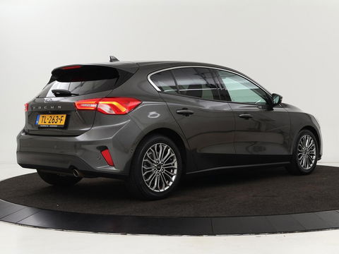 Ford Focus 1.0 EcoBoost Titanium | Stoel & stuurverwarming | Camera | Adaptive cruise | Carplay | B&O Sound | Navigatie | Full LED | Climate control