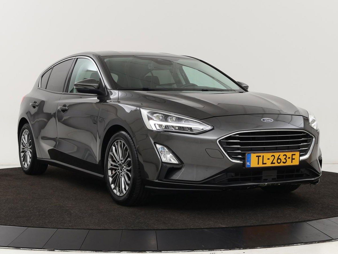 Ford Focus 1.0 EcoBoost Titanium | Stoel & stuurverwarming | Camera | Adaptive cruise | Carplay | B&O Sound | Navigatie | Full LED | Climate control