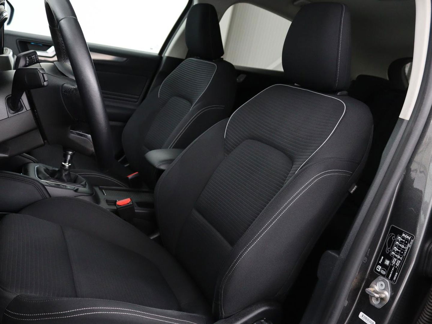 Ford Focus 1.0 EcoBoost Titanium | Stoel & stuurverwarming | Camera | Adaptive cruise | Carplay | B&O Sound | Navigatie | Full LED | Climate control