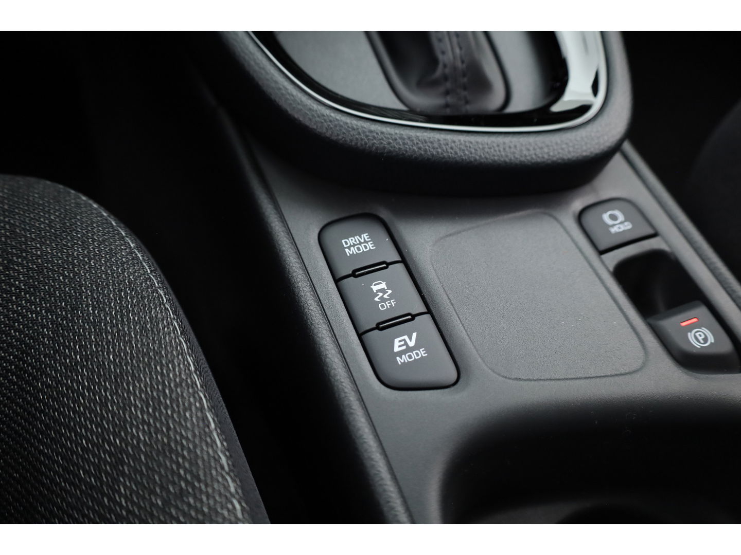 Toyota Yaris Cross 1.5 Hybrid Teamplayer 130pk | Winter pakket | Safety pakket | Navi | Adapt. Cruise | Camera | Keyless